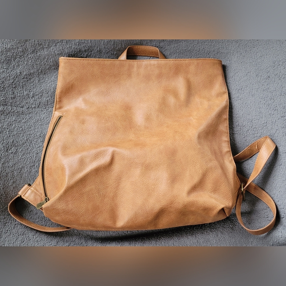 31 HIGHSTREET BACKPACK. Caramel Distressed. Faux Leather Backpack